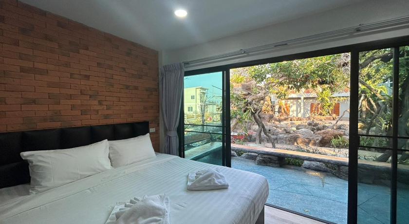 Image of Standard Double Garden View 0