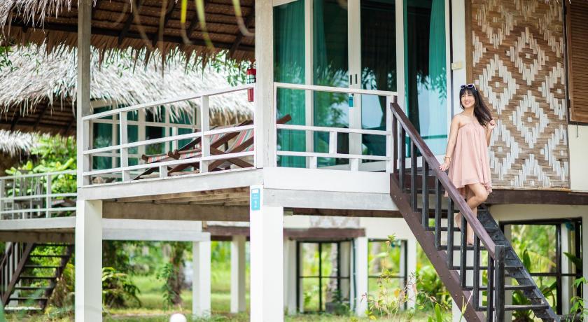 Image of Sea View Bungalow 8