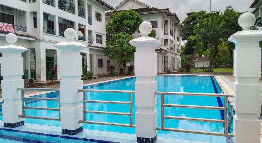 Polo Park Apartment near mid valley southkey photo