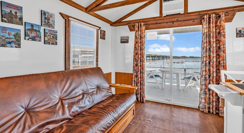 빅 파인 키 OLD WOODEN BRIDGE MARINA 2성급 숙소 스위트룸