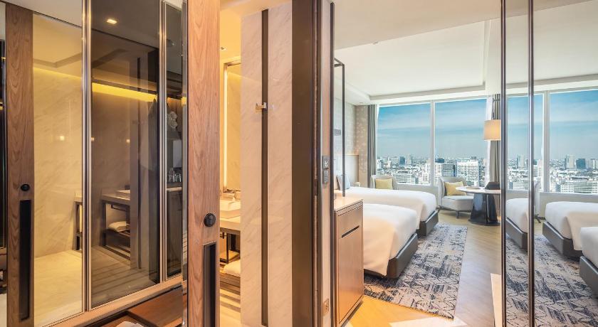 Eastin Grand Hotel Phayathai photo