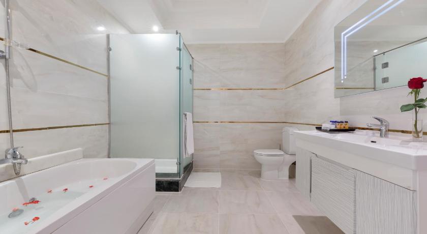 Image of Jacuzzi Bungalow 2