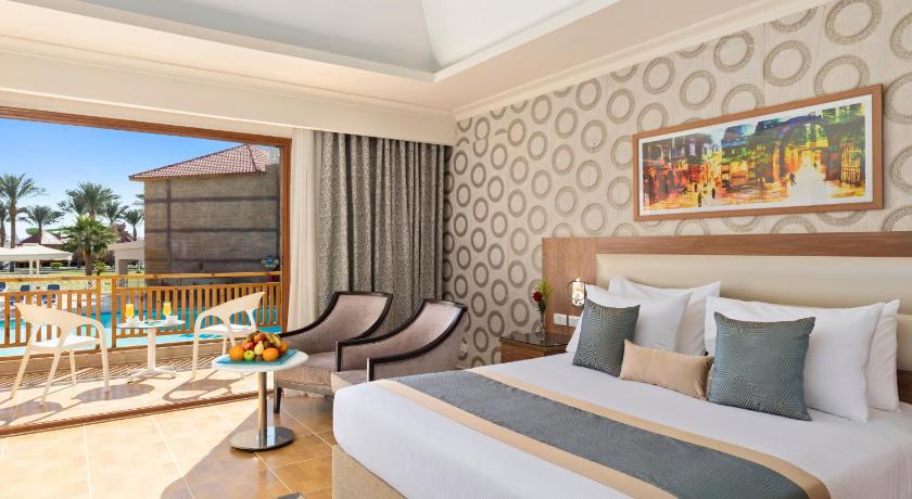 Image of Jacuzzi Bungalow 3