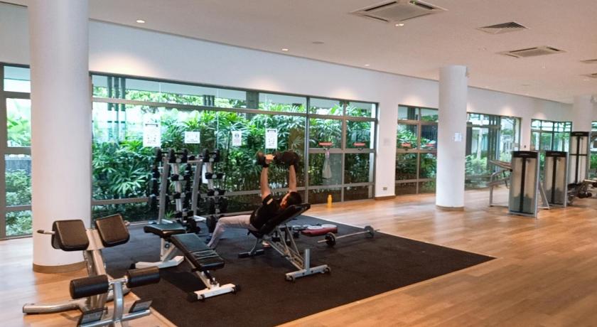 New! Deluxe Sunrise Suite 2000 sqft Imago Loft B 3 bedrooms side seaview above Imago Shopping Mall photo