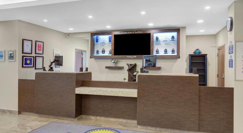 Days Inn & Suites by Wyndham Lindsay photo