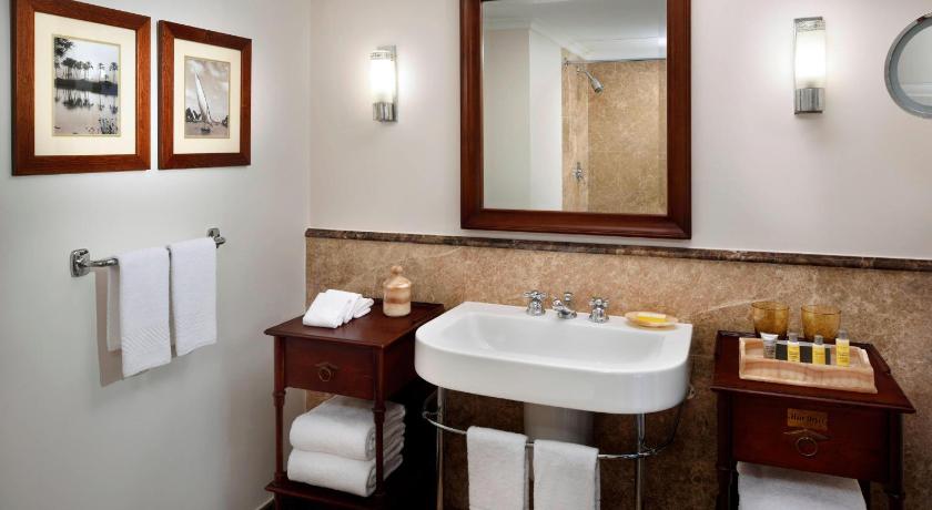 Image of Executive Garden View Room, Executive lounge access, Guest room, 1 King 2