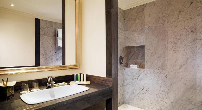 Image of Deluxe Suite, 1 Bedroom Suite, 1 King 7