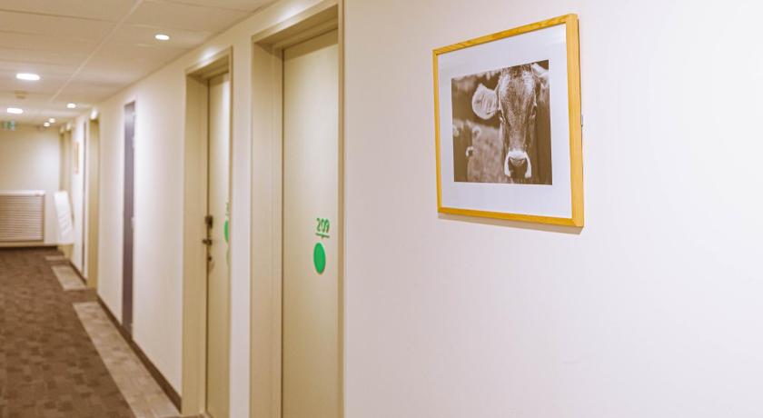 Image of Standard Twin Room 14