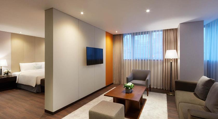 Image of King Premier Suite 5