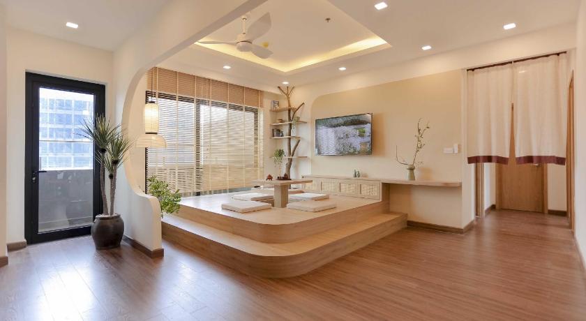 Căn Hộ Nhìn Ra Biển (Apartment with Sea View)