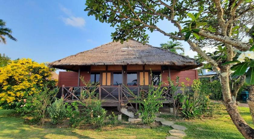 Image of 2 Bedroom Beach Front 1