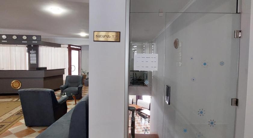 University Hotel Tsakhkadzor photo