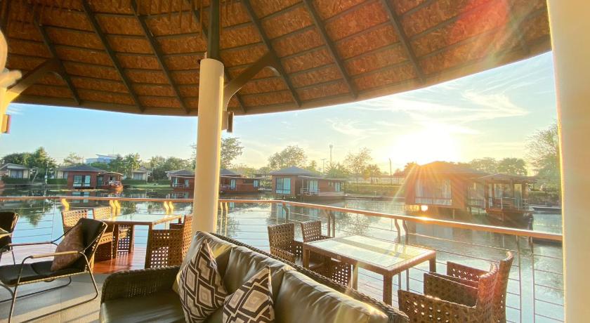 ナコーンパトム Boat House Boutique Riverside 4つ星 ホテル プール