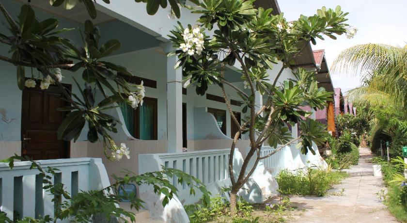 II Bungalow photo