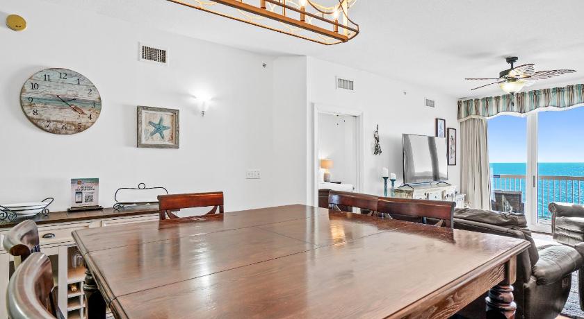Image of Apartment with Sea View 5