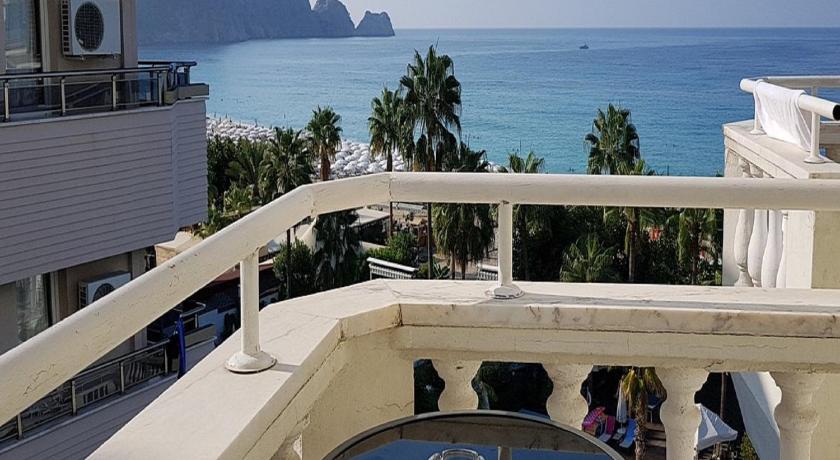 Azak Hotel - image 4