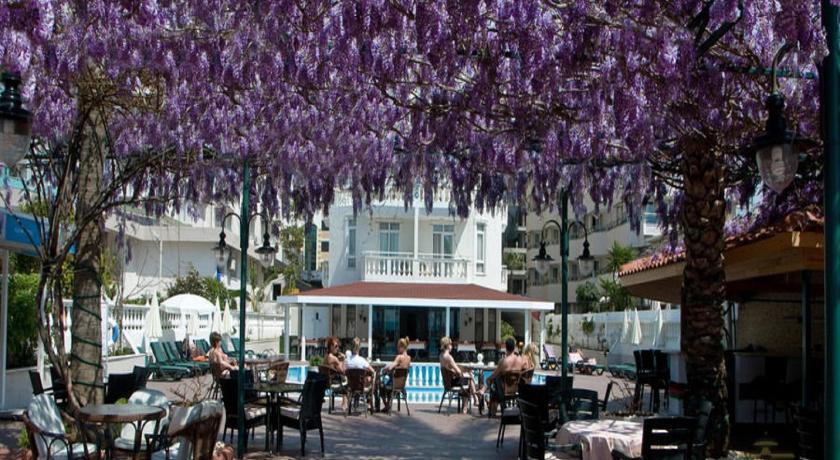 Azak Hotel - image 18