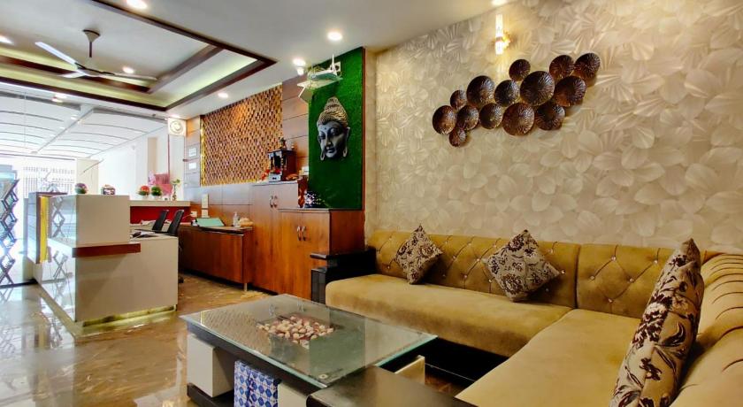 Hotel Divine Residency photo