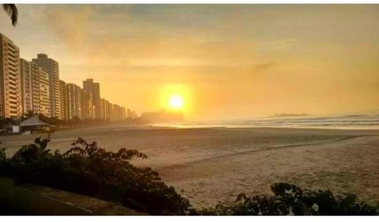 グアルジャ Pitangueiras Surf House 2つ星 シングルルーム レストラン