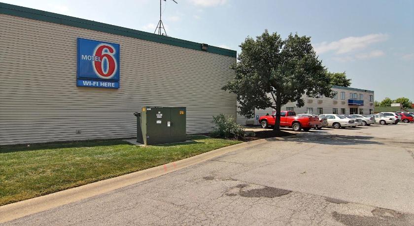 Motel 6-Merrillville, IN