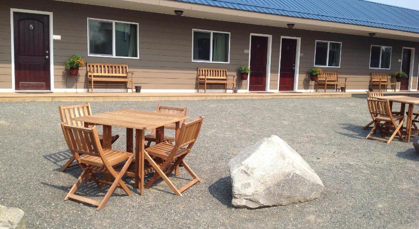 Parkside Inn photo