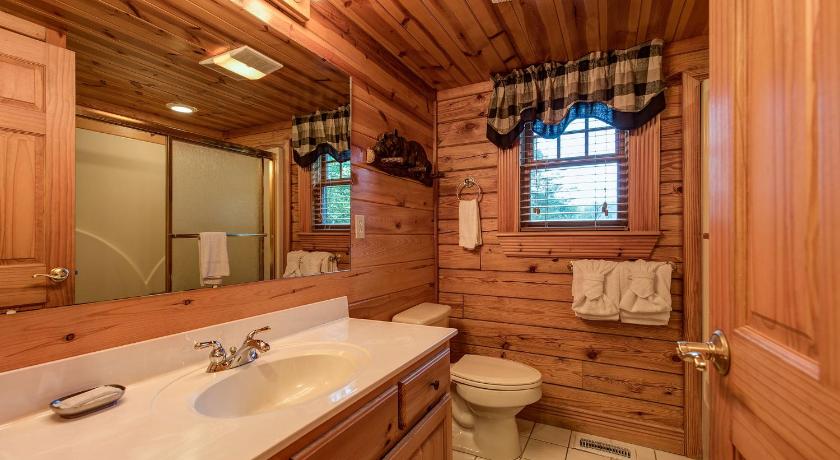 Return To Me, 3 Bedrooms, Sleeps 9, Pool Table, Hot Tub, Gas Fireplace photo