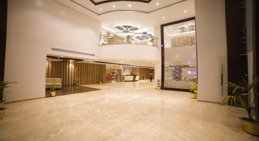 Dhamma Grand Hotel Resort - image 7