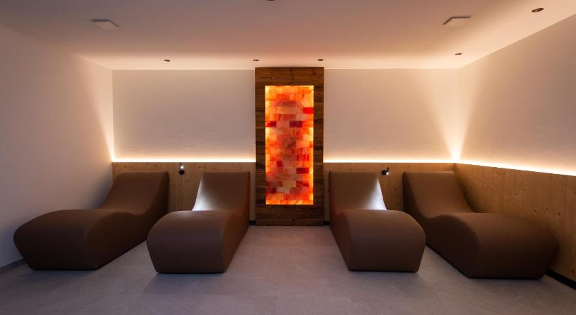 マレーベ Les Ciases Chalets Dolomites Apt 2 3つ星 シングルルーム プール