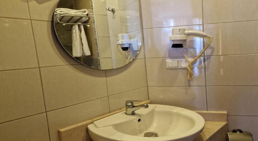Azak Hotel - image 32