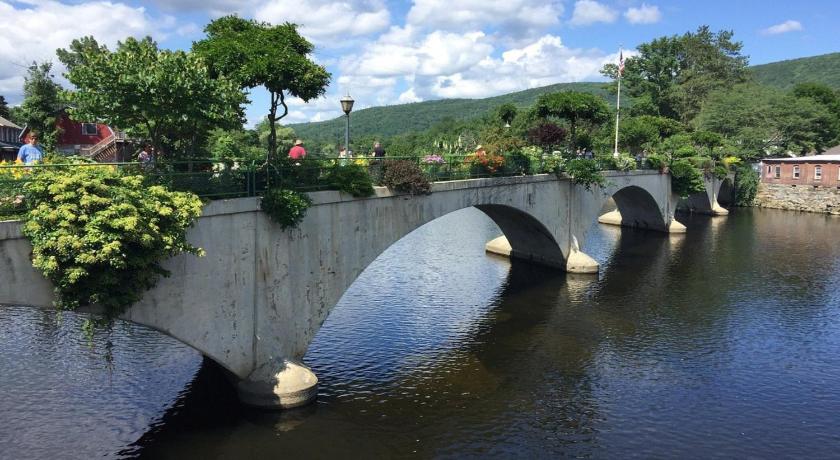 查尔蒙特 (MA) Blooming Inn Shelburne Falls 4星级 住宿 外观