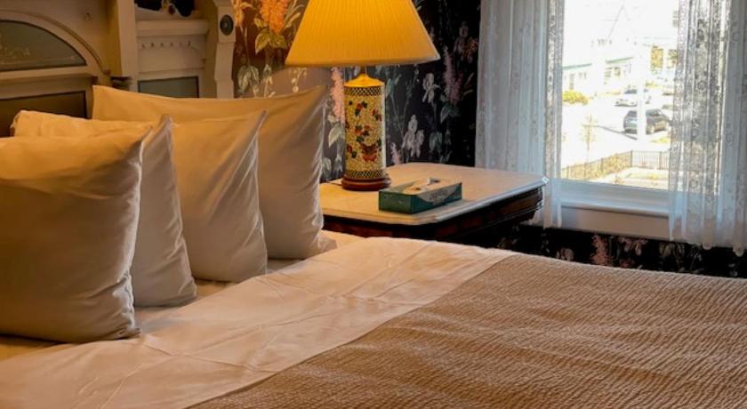 Central House Inn photo