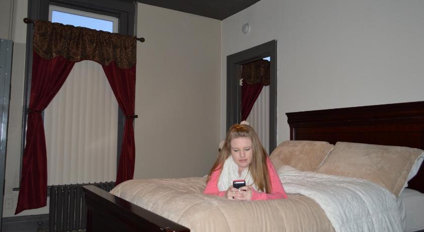 Image of Queen Room 1