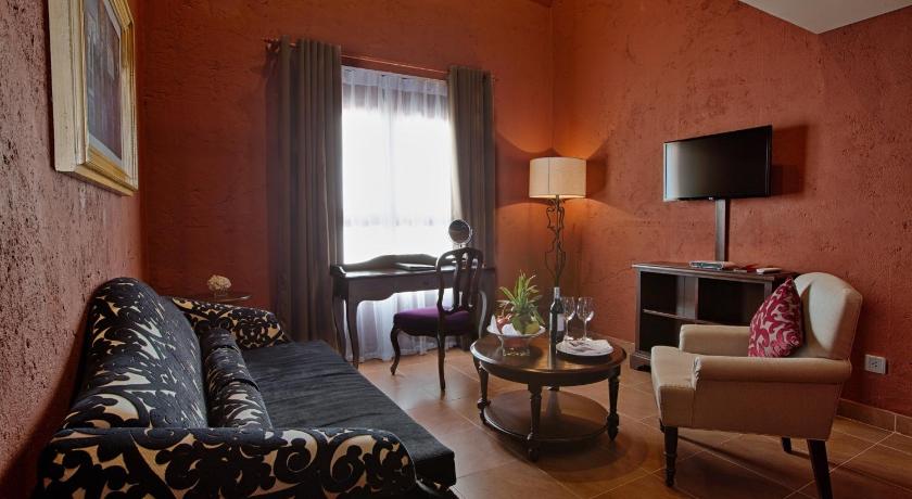 Image of Duplex Suite with 1 King bed 4