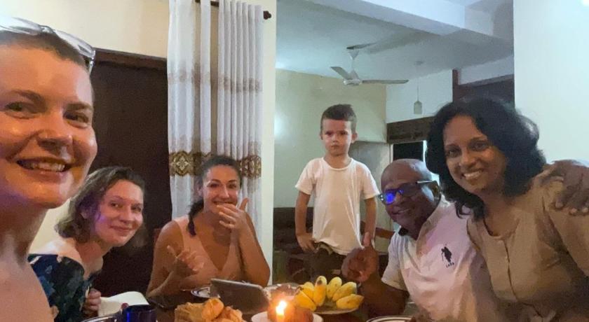 senarathna guest house photo