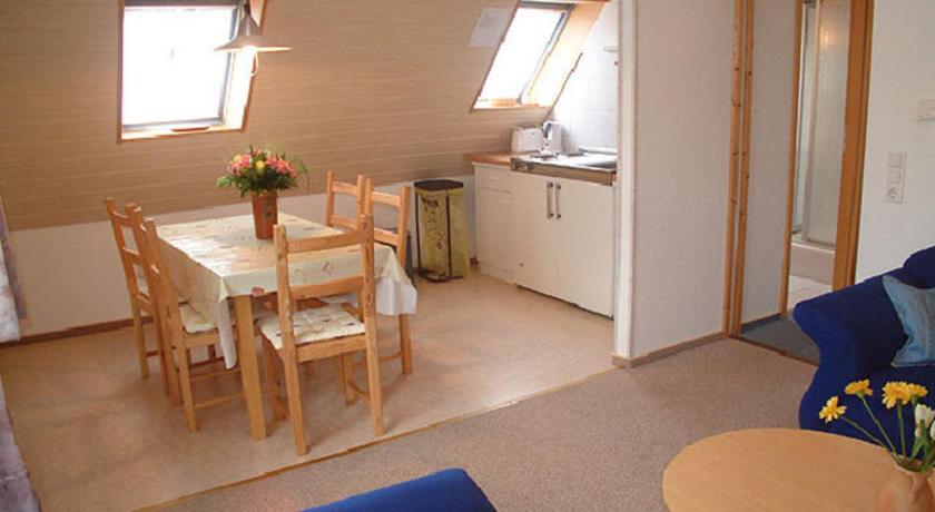 Image of Three-Bedroom Apartment (5 Adults) 203 2