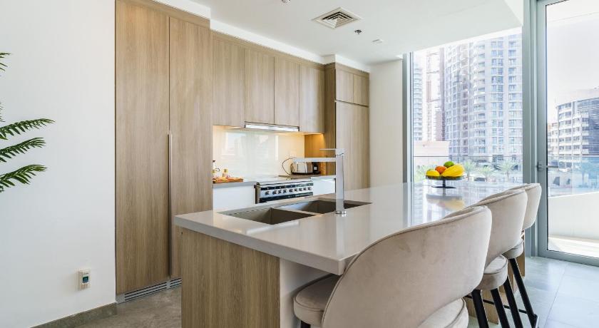 Lavish-2BR with Balcony -Marina View-Dubai Marina - image 4