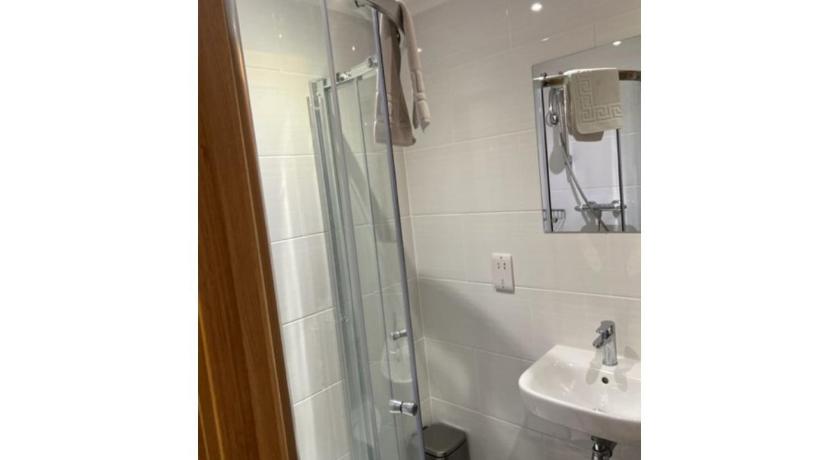 The Waverley Inn Holiday Homes - image 4