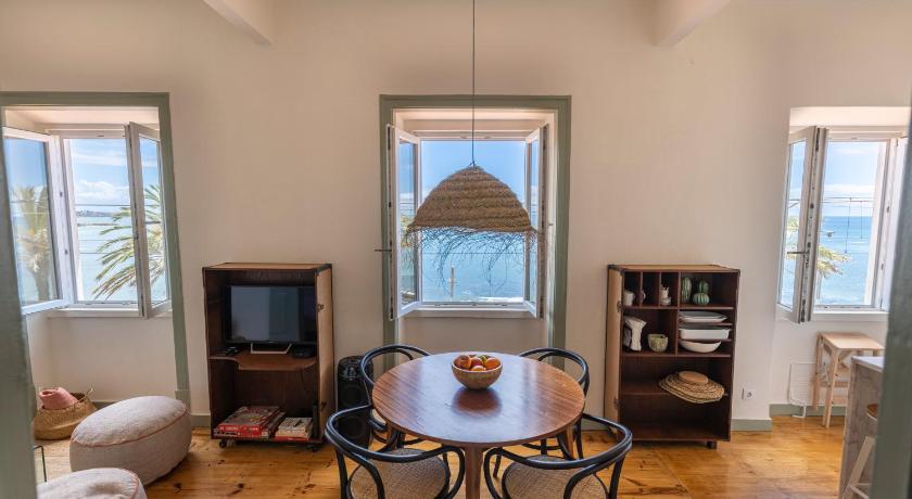 Monte Estoril Train Station - Seaside Apartment - 0