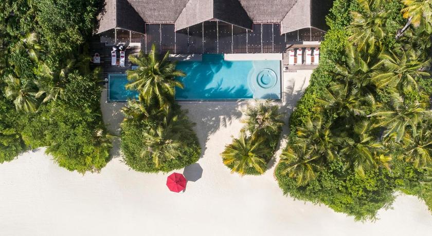 Image of 3-Bedroom Beach Pool Pavilion 12
