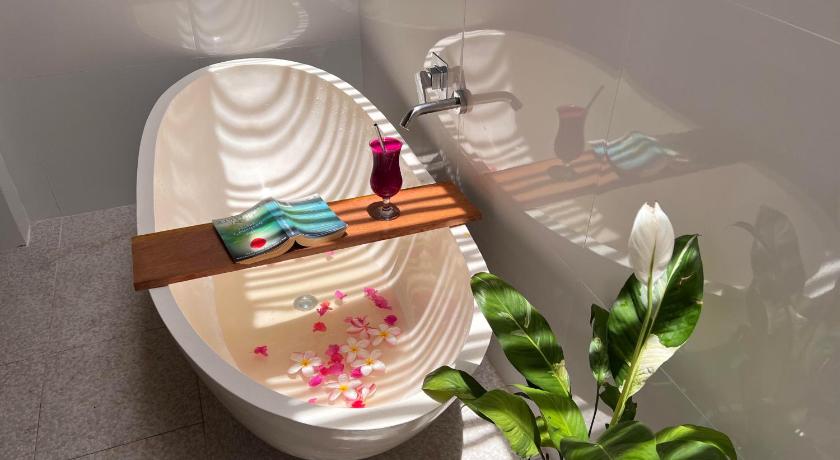 巴厘 The Kubu 221 Ceningan 1星级 酒店 泳池