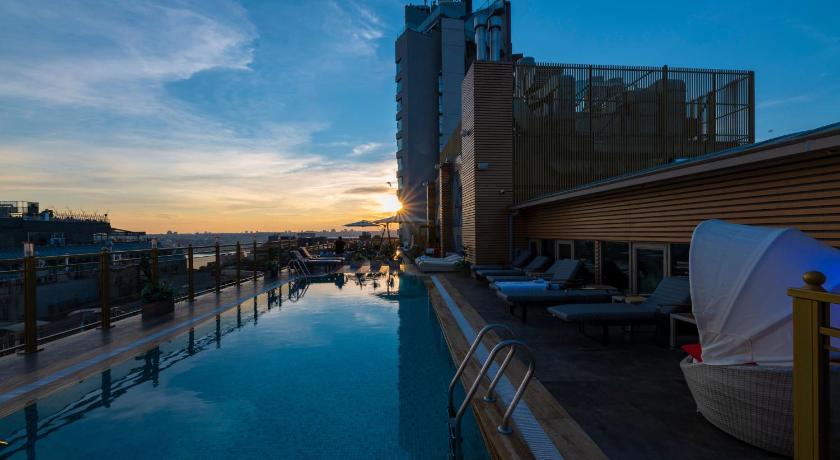 Taksim The Peak Hotel - image 8