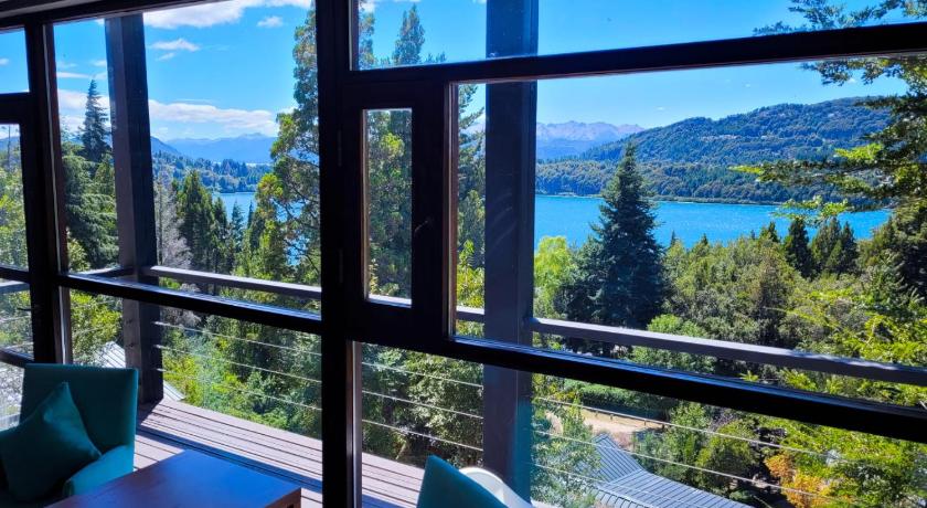 Image of Deluxe Suite with Lake View 11