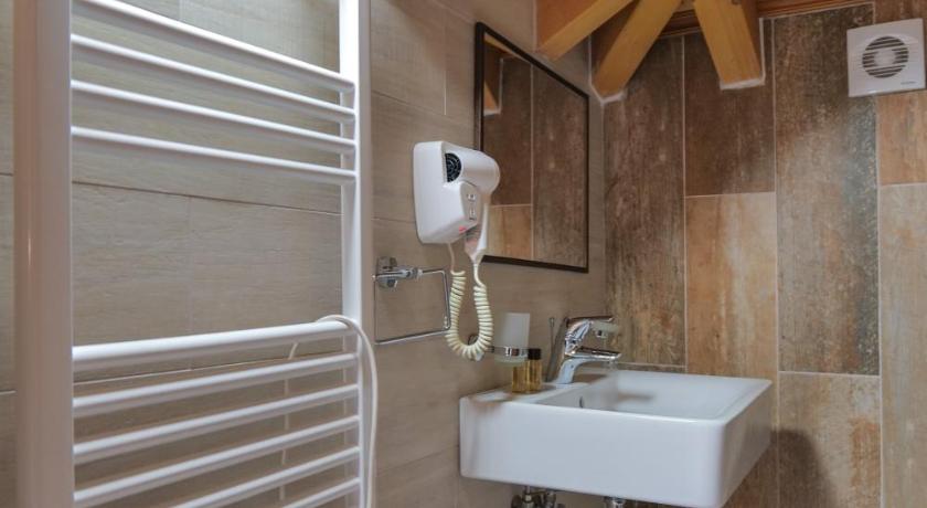 Hotel Bineri photo
