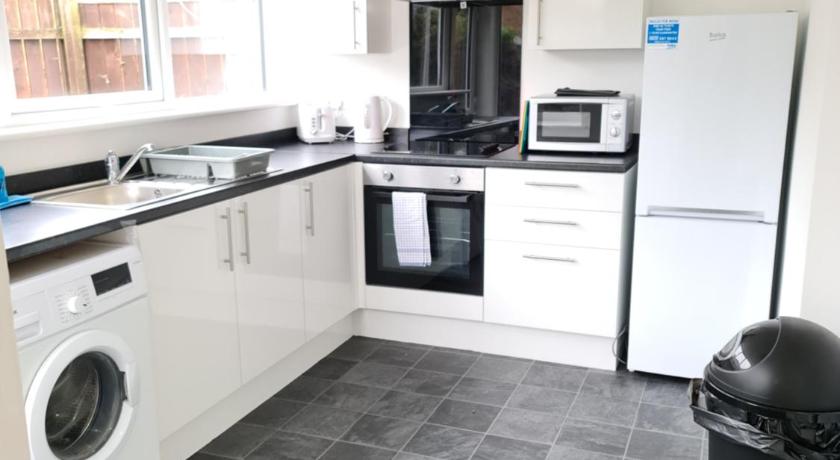 Eastgate Road - image 11