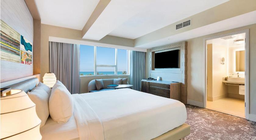 Immagine di Ocean View King with Balcony 0