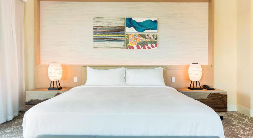 Immagine di Ocean View King with Balcony 1