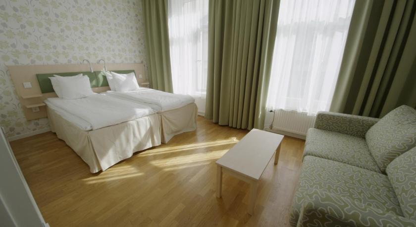 Bild av 2 Single Beds, Nonsmoking, Sofabed 3