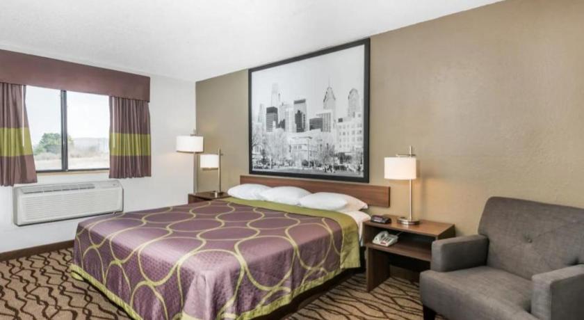 Super 8 By Wyndham Bedford photo