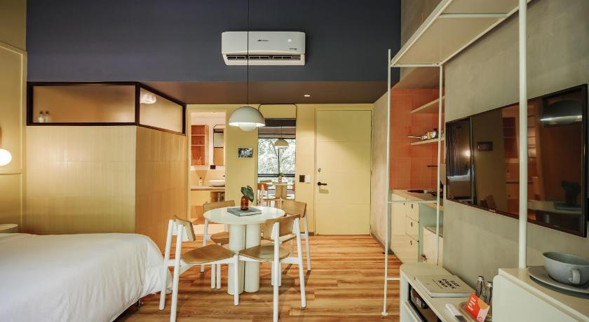 The Somos Flats Provenza photo