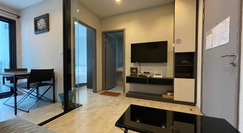 the base condo central pattaya photo